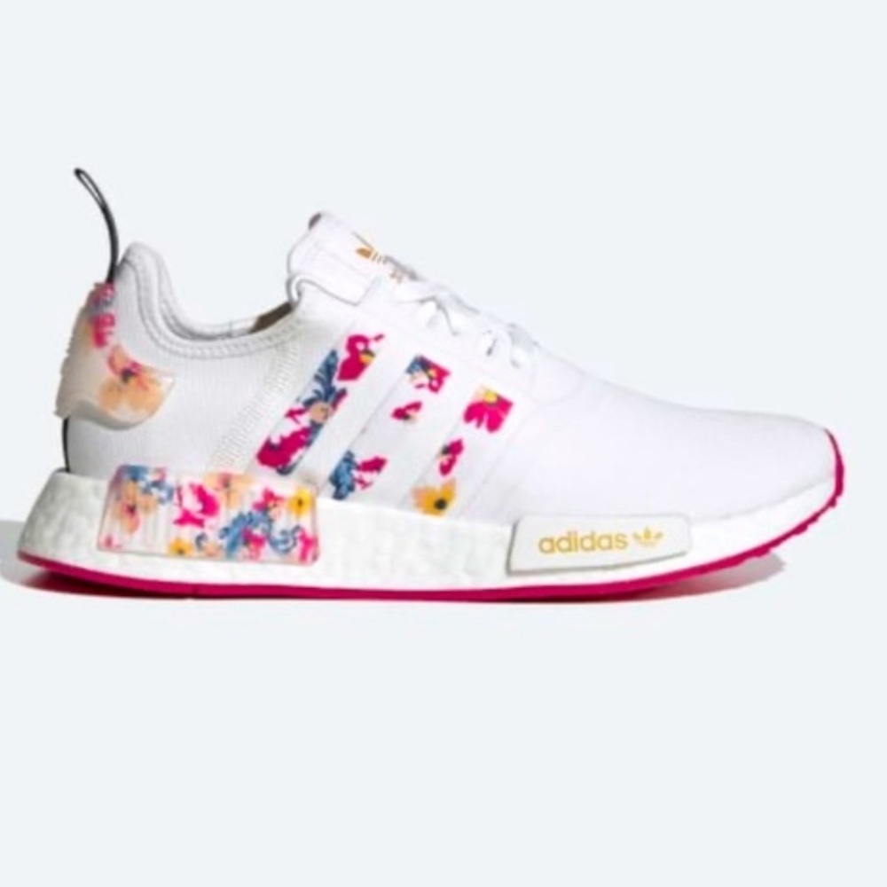 BEAUTIFUL LIMITED EDITION NEW ADIDAS NMD_R1 Floral Womens Shoes